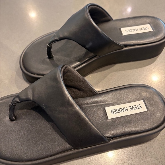 Steve Madden platform sandals - Picture 1 of 3